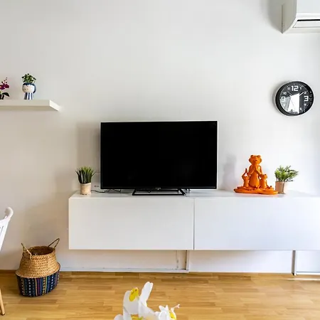 Blue Ivy 1-br In Center *