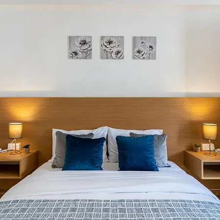 Blue Ivy 1-br In Center *