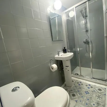 Apartment Blue Ivy 1-br In Center Larnaca